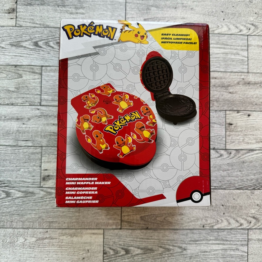 Pokémon Charmander Mini Waffle Maker WM3-POK-CHI Red